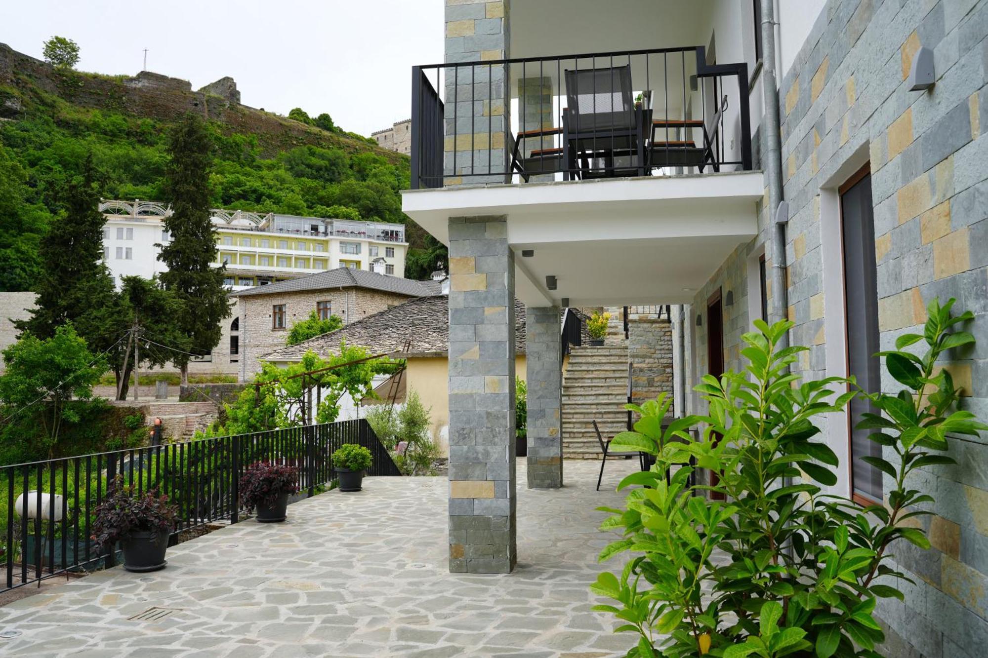 Castlefront Villa Gjirokastra Kültér fotó