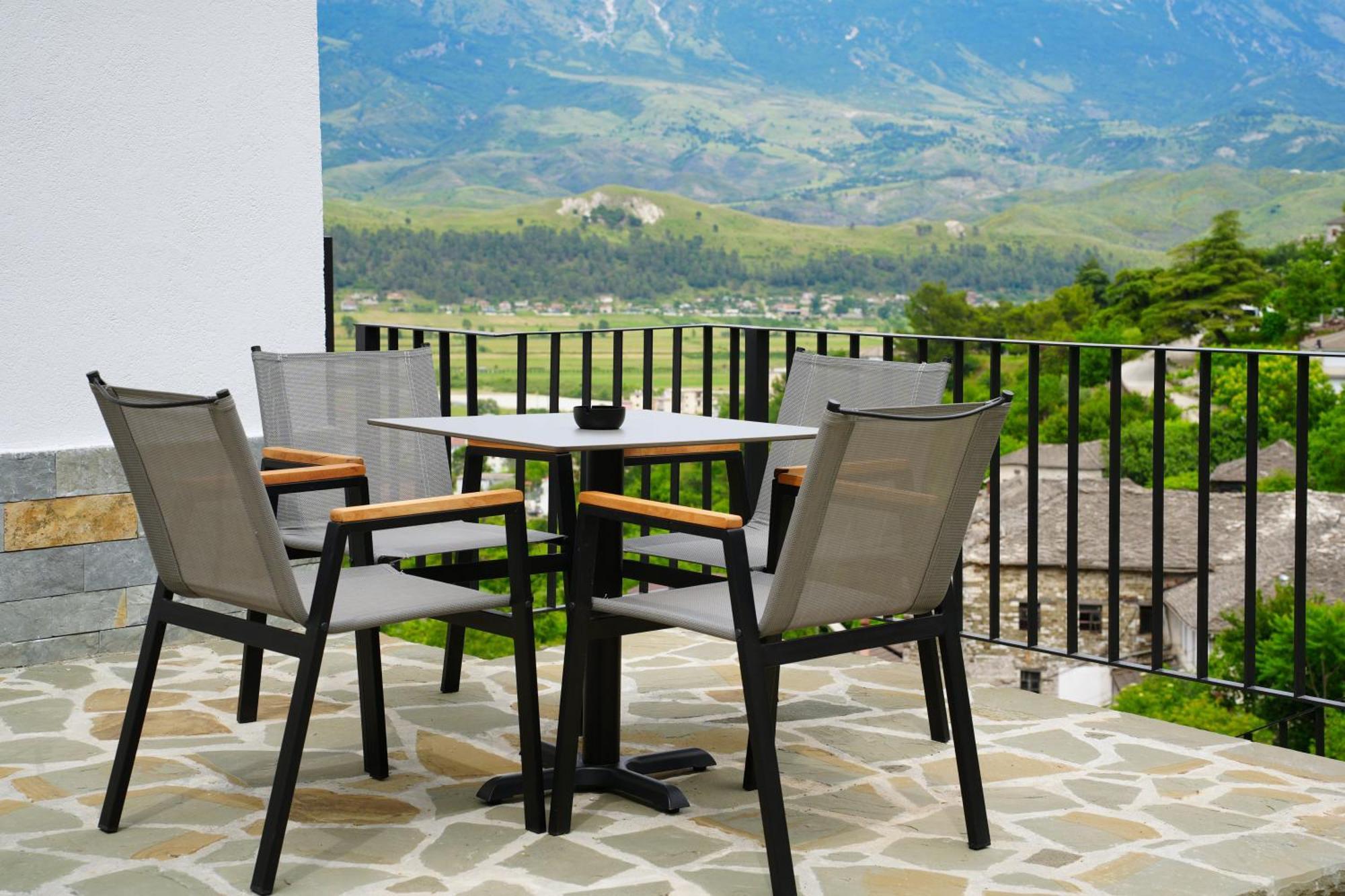 Castlefront Villa Gjirokastra Kültér fotó