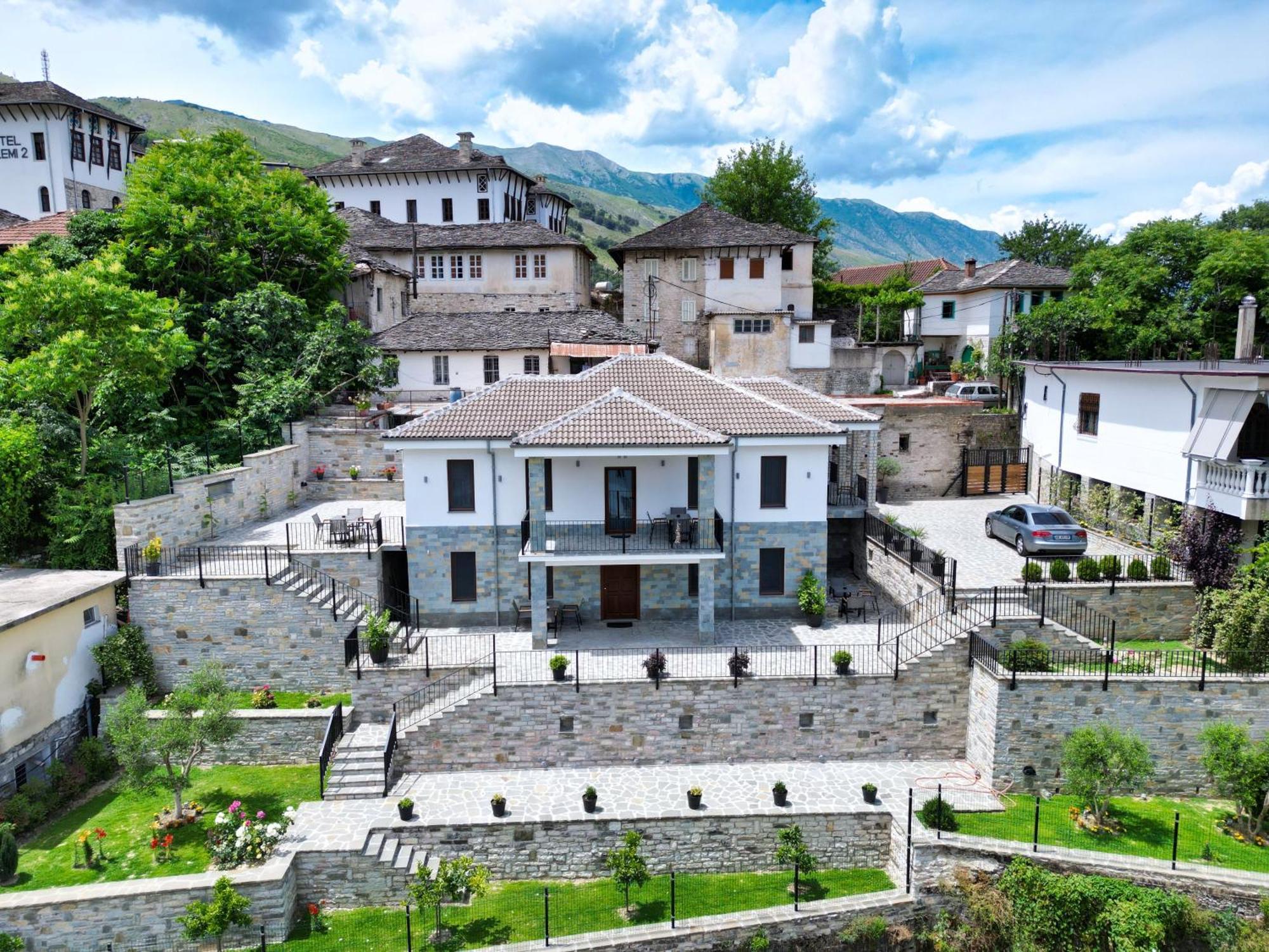 Castlefront Villa Gjirokastra Kültér fotó